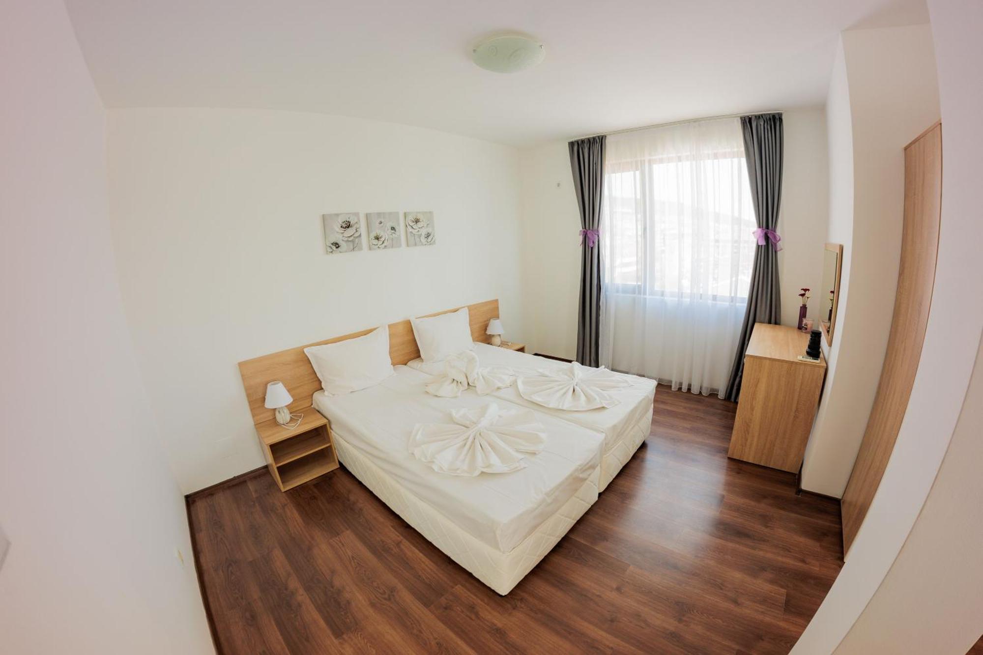 Black Sea Apartments Sveti Vlas Bagian luar foto