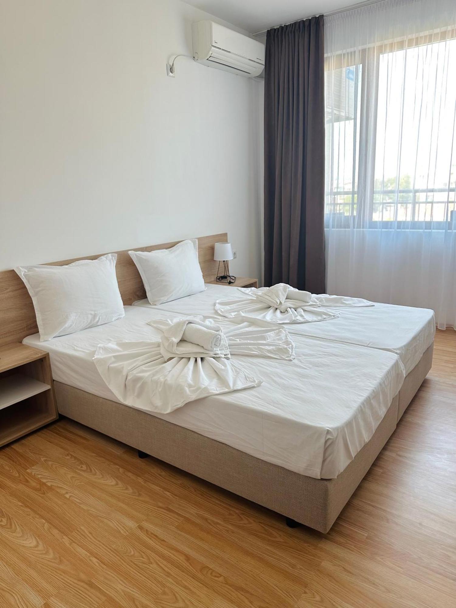Black Sea Apartments Sveti Vlas Bagian luar foto
