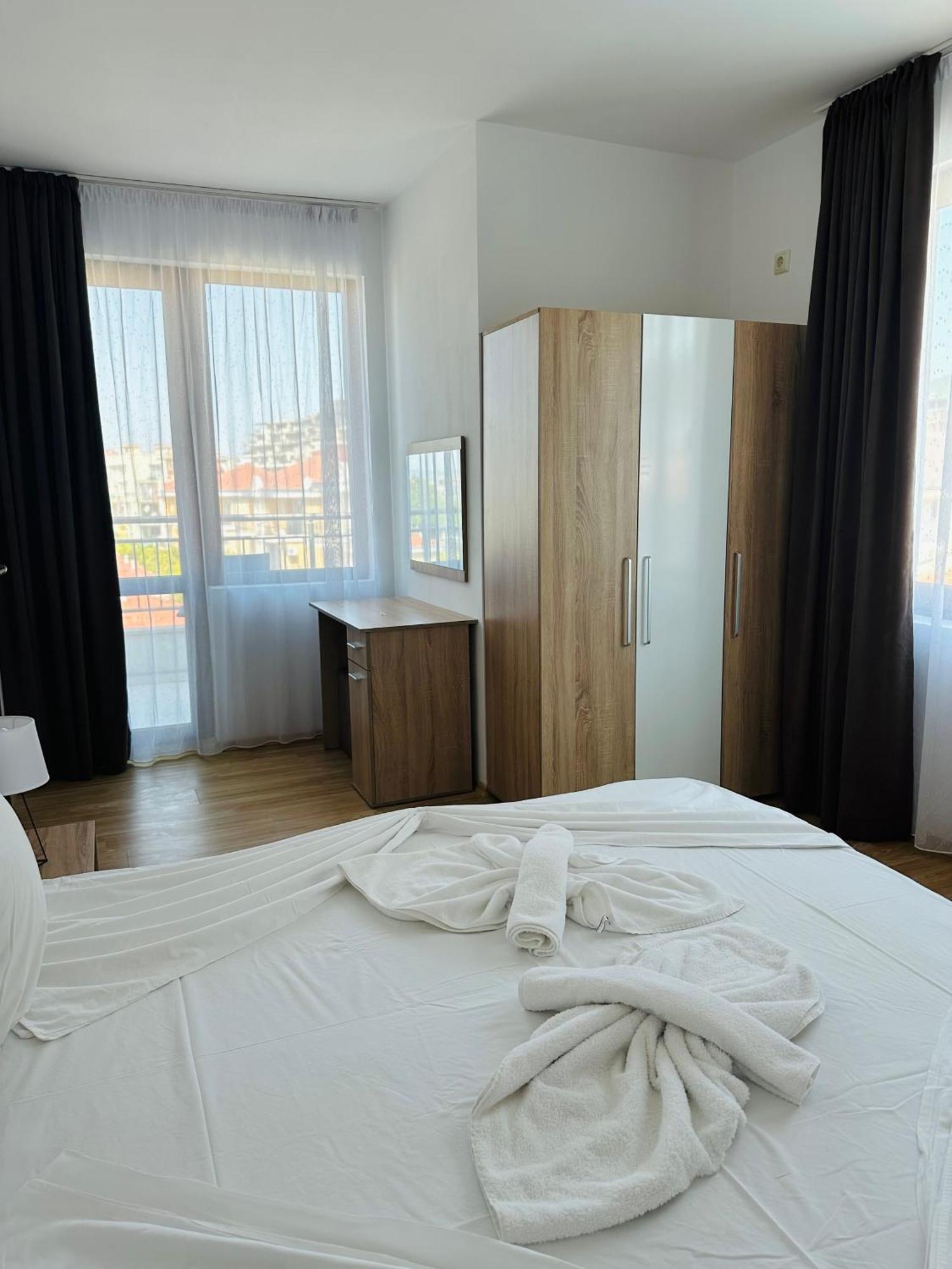 Black Sea Apartments Sveti Vlas Bagian luar foto