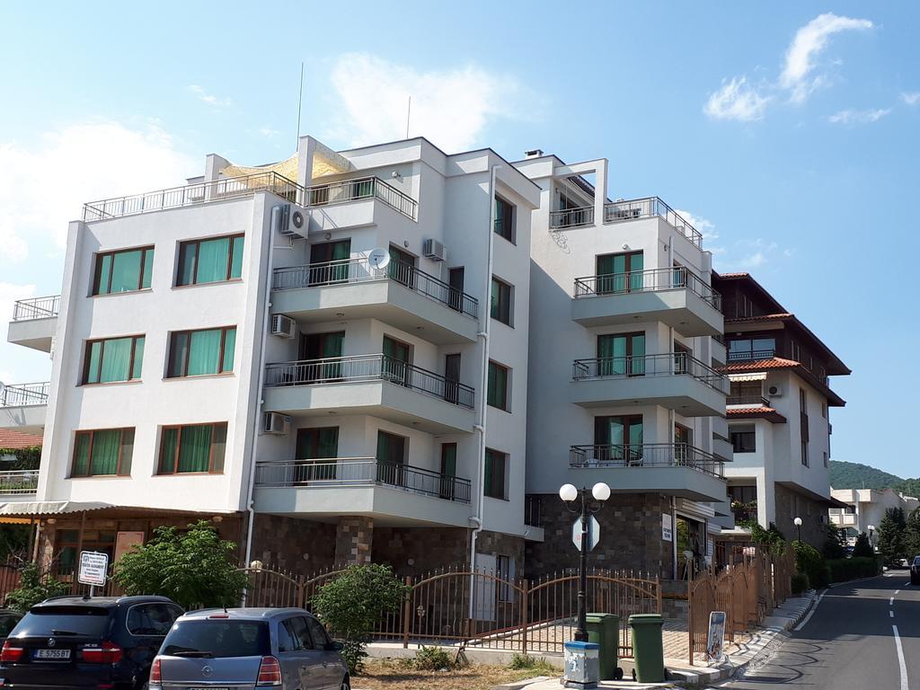 Black Sea Apartments Sveti Vlas Bagian luar foto